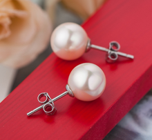 Charger l&#39;image dans la galerie, Clous d&#39;oreilles Arctique
